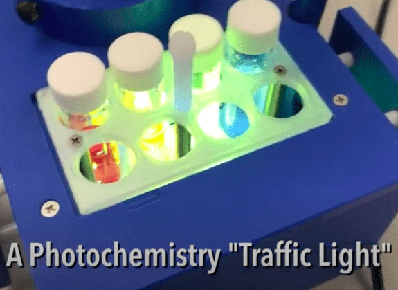 Classic Traffic Light Chemistry Experiment – Photochemistry Style